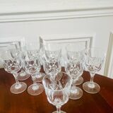 Service de 10 verres à pied en cristal ciselé