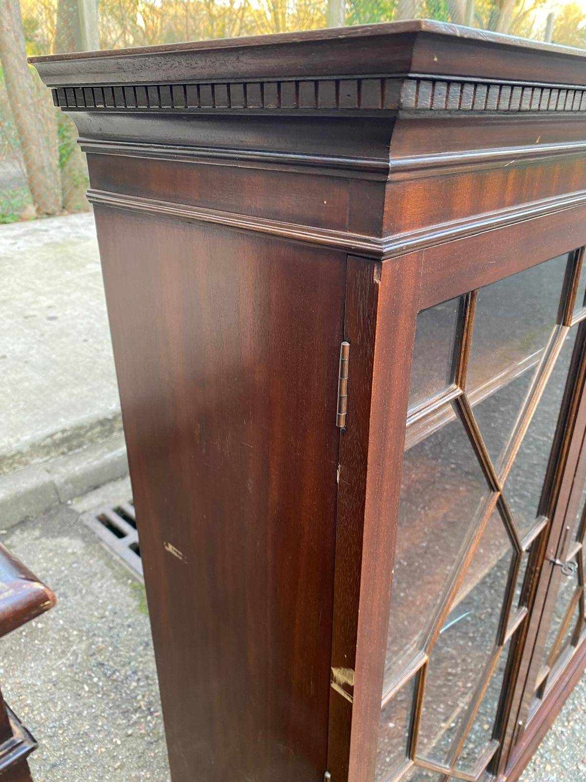 English display cabinet with 4 doors in mahogany, 1960.
