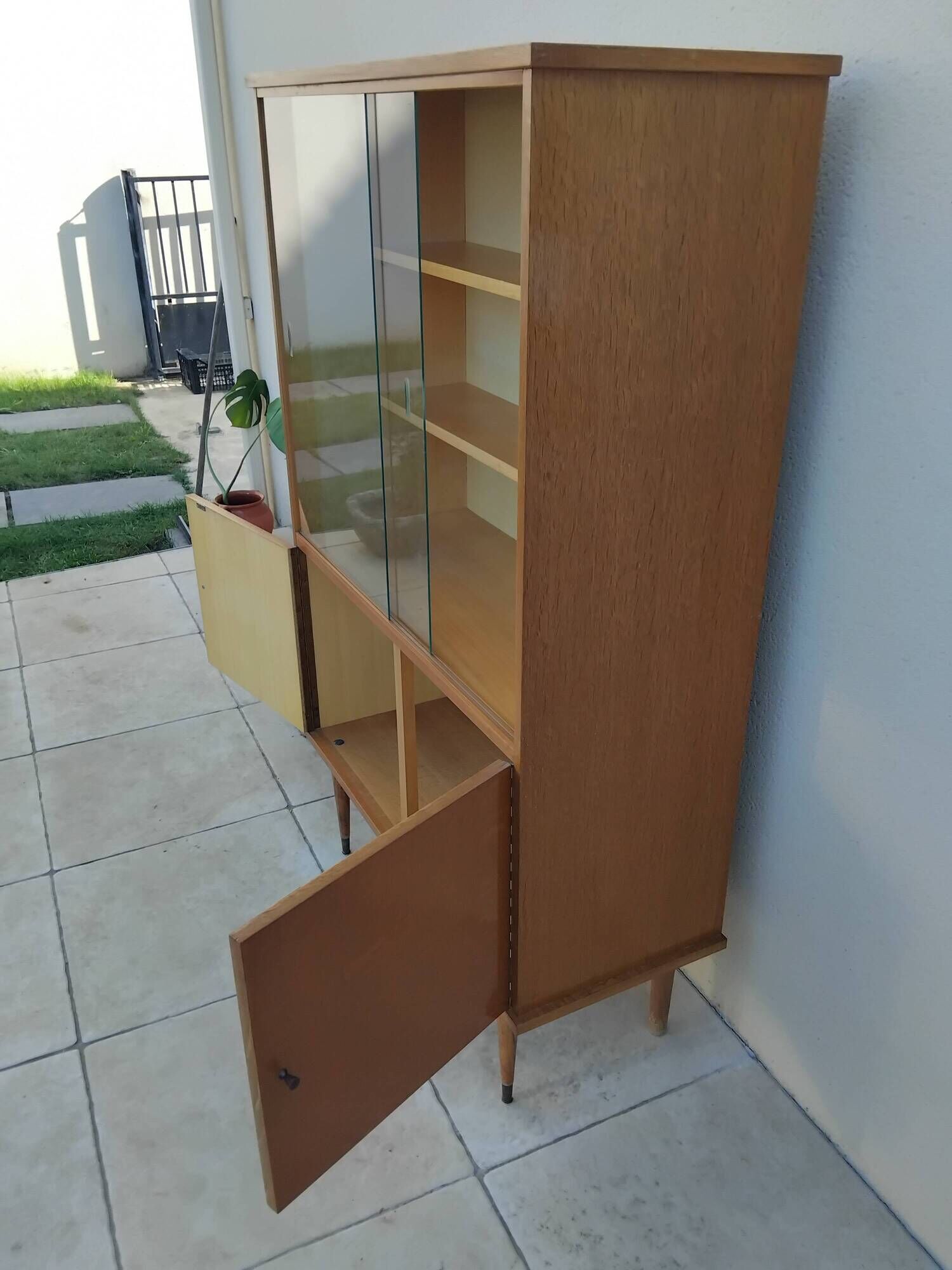 Vintage display cabinet bookshelf