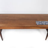 Table basse en palissandre avec carreaux bleus conçue par Johannes Andersen, années 1960
