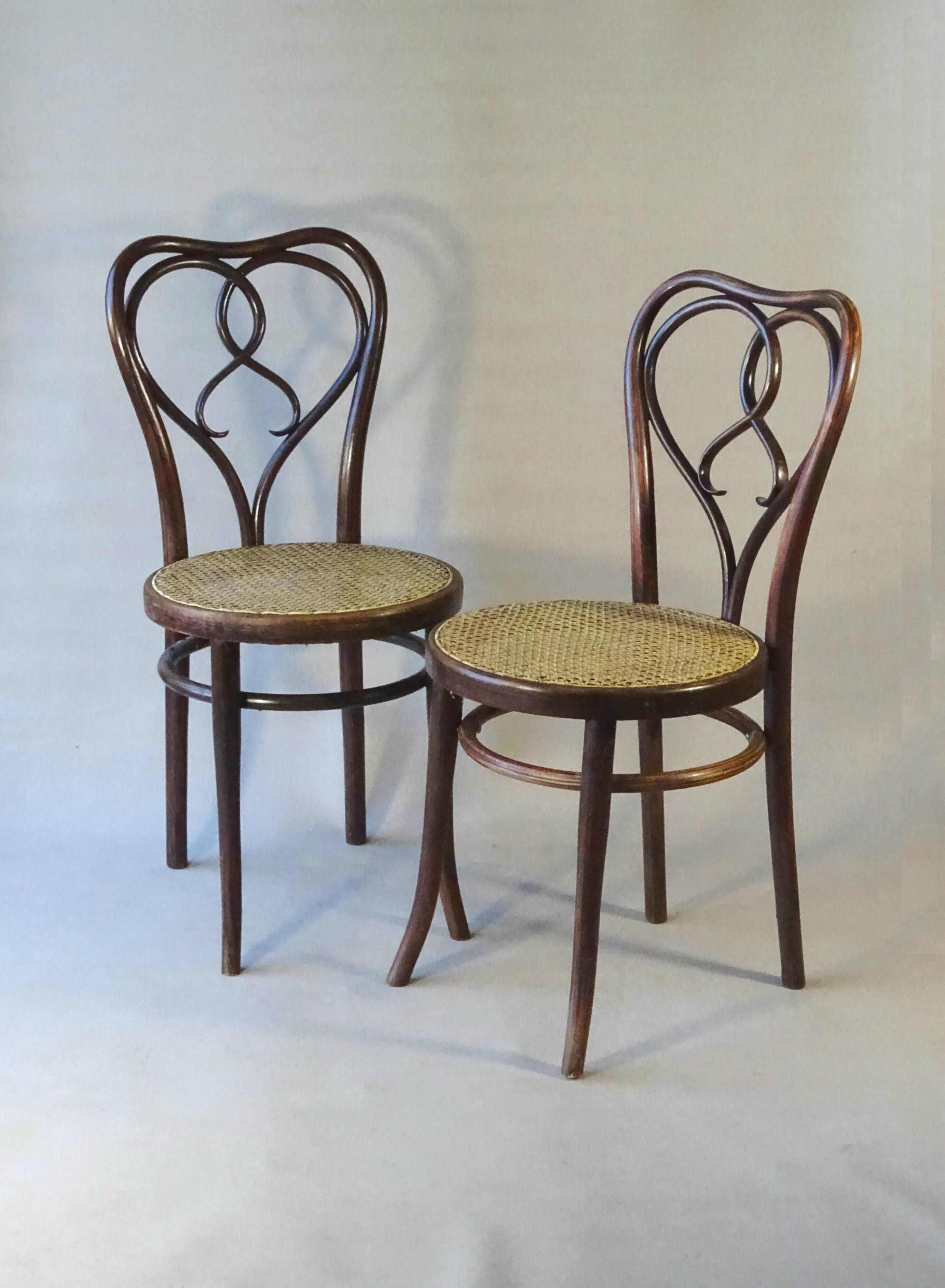 Two Thonet chairs No. 561 from the USA catalogue. Around 1925.
