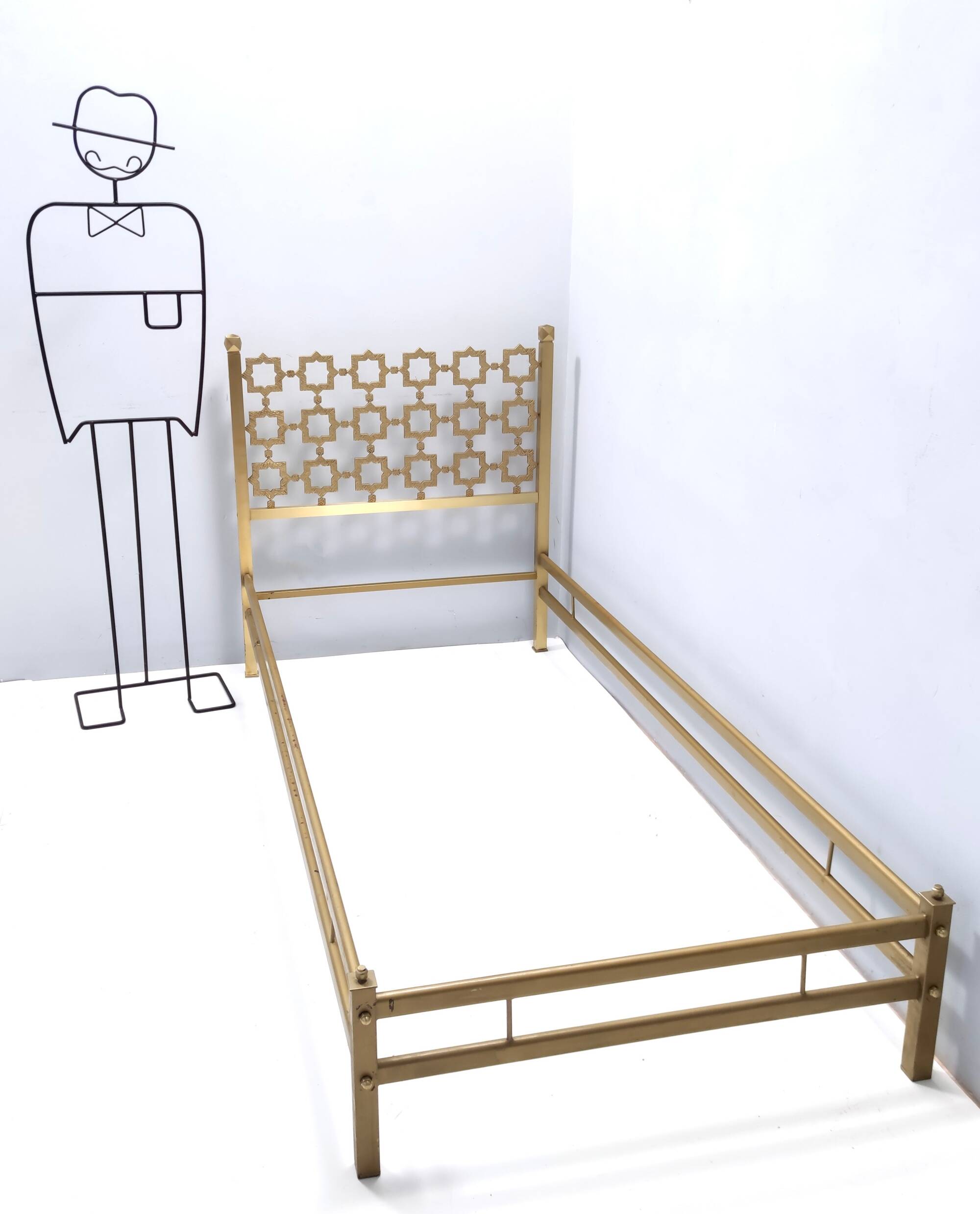 Postmodern Sculptural Brass Single Bed by Luciano Frigerio, Italy