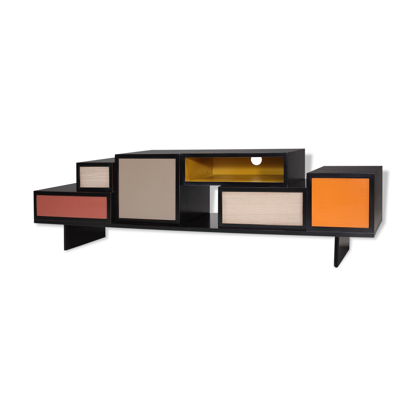 Quinconces TV furniture