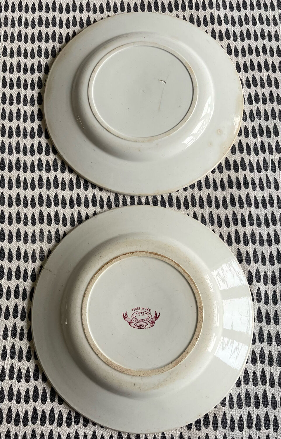 2 flat plates Margot