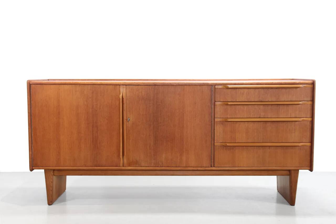 Oak DE02 sideboard by Cees Braakman for Pastoe 1950s