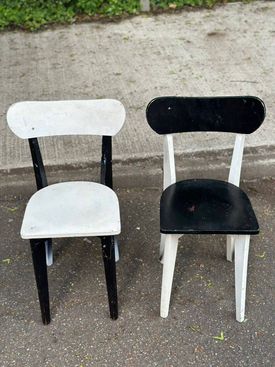 2 modernist chairs from the 1950s