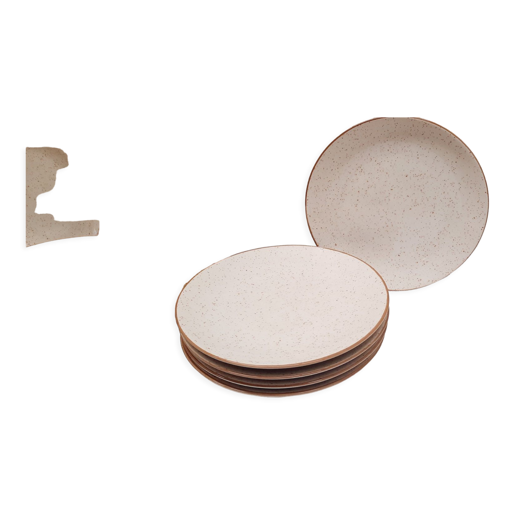 Set 5 flat speckled plates