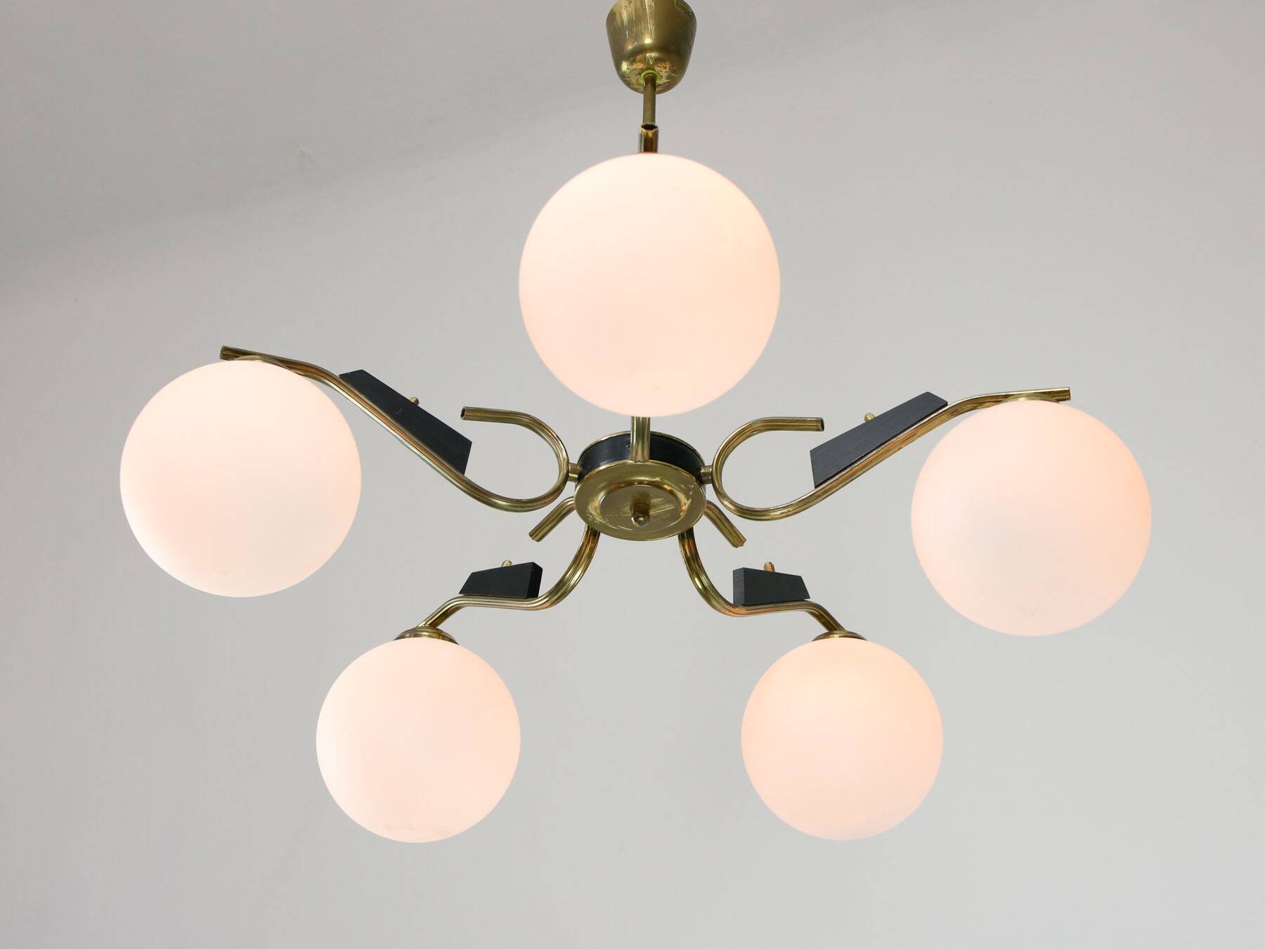 Mid-Century Modern Italian Brass and Opaline Chandelier, 1960