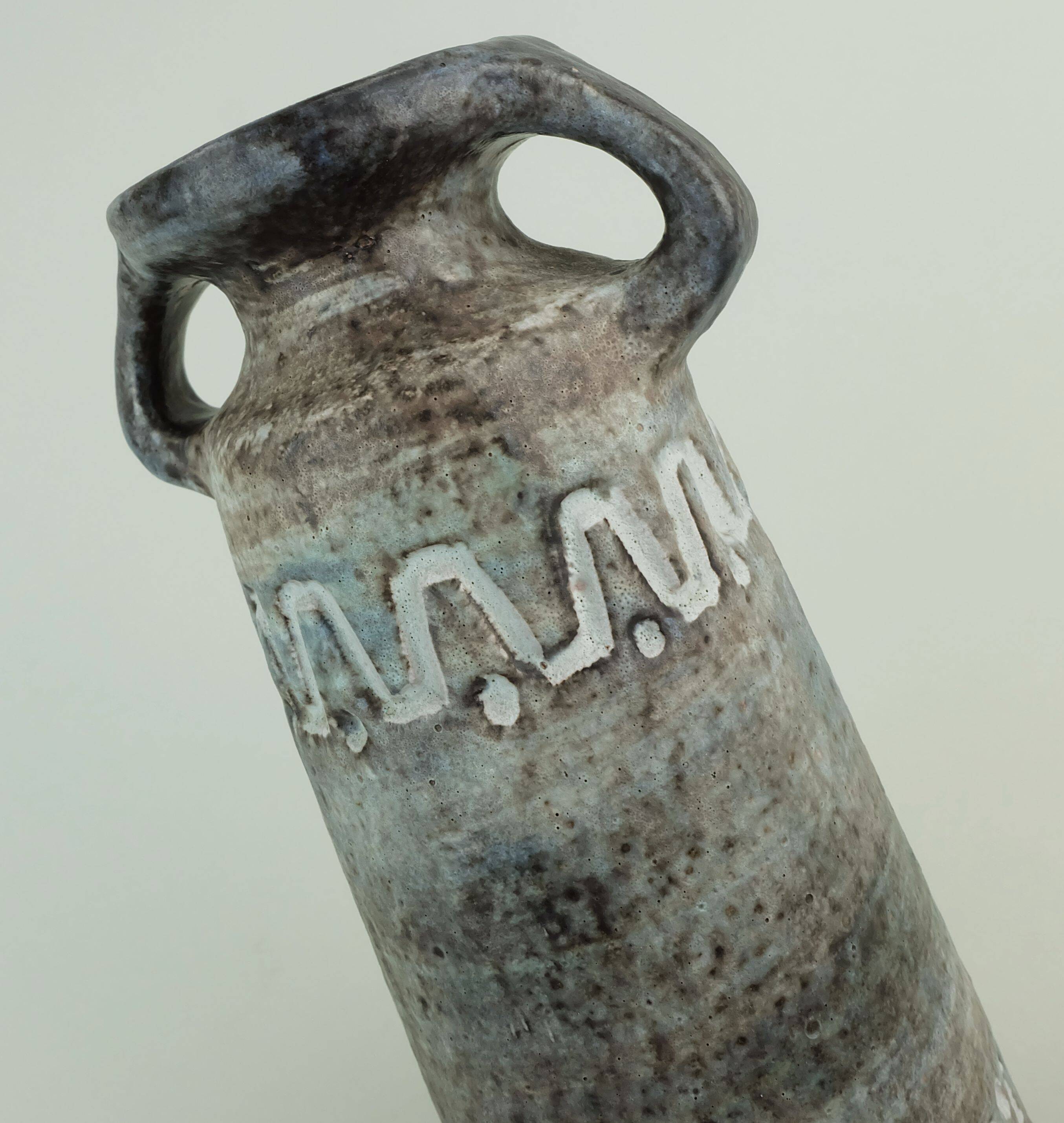 East german 1960s vase heissner keramik model v/32 relief pattern