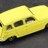Ancienne petite voiture 4L