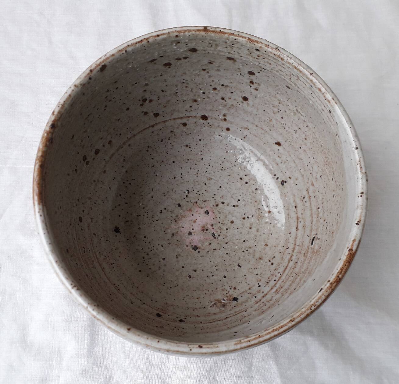 Stoneware salad bowl