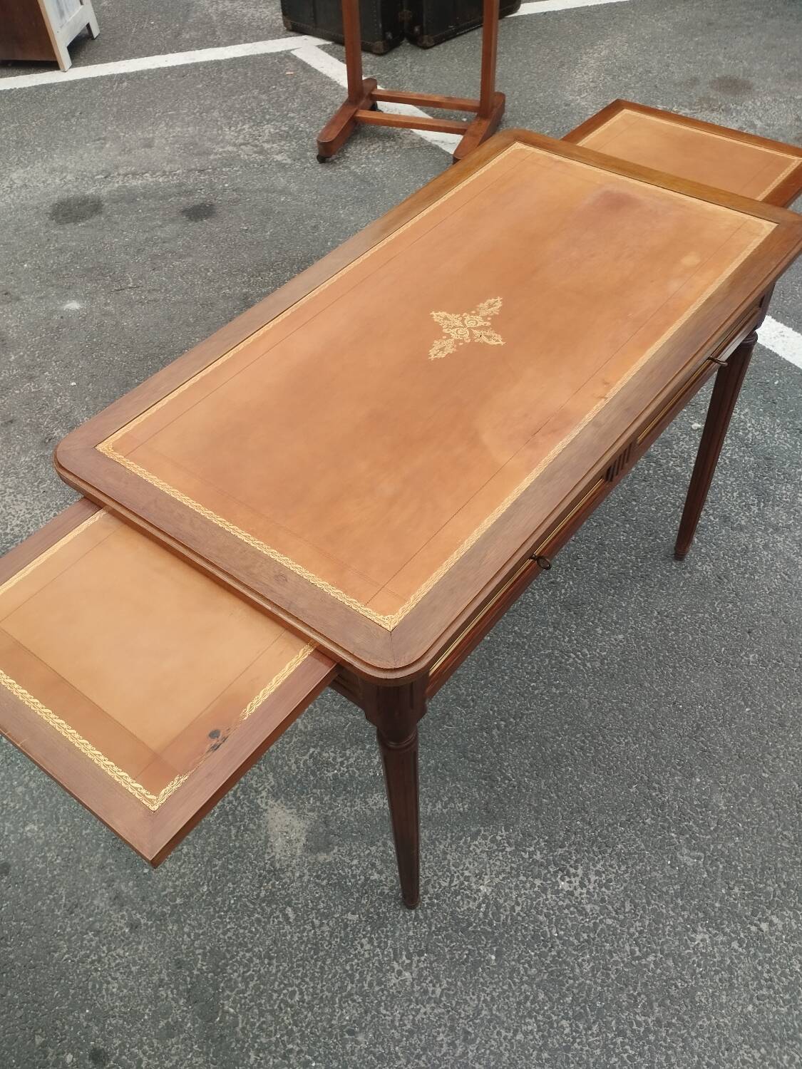 Beau bureau plat ancien style louis xvi
