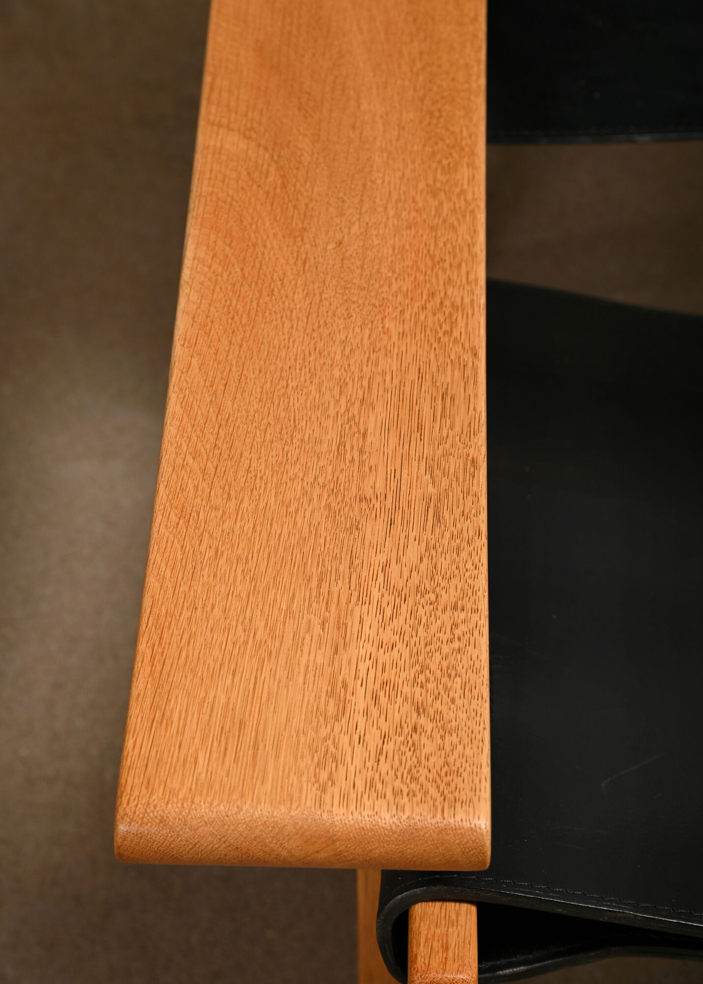 Kurt Østervig hunting chair in black leather for K. P. Jørgensens Møbelfabrik