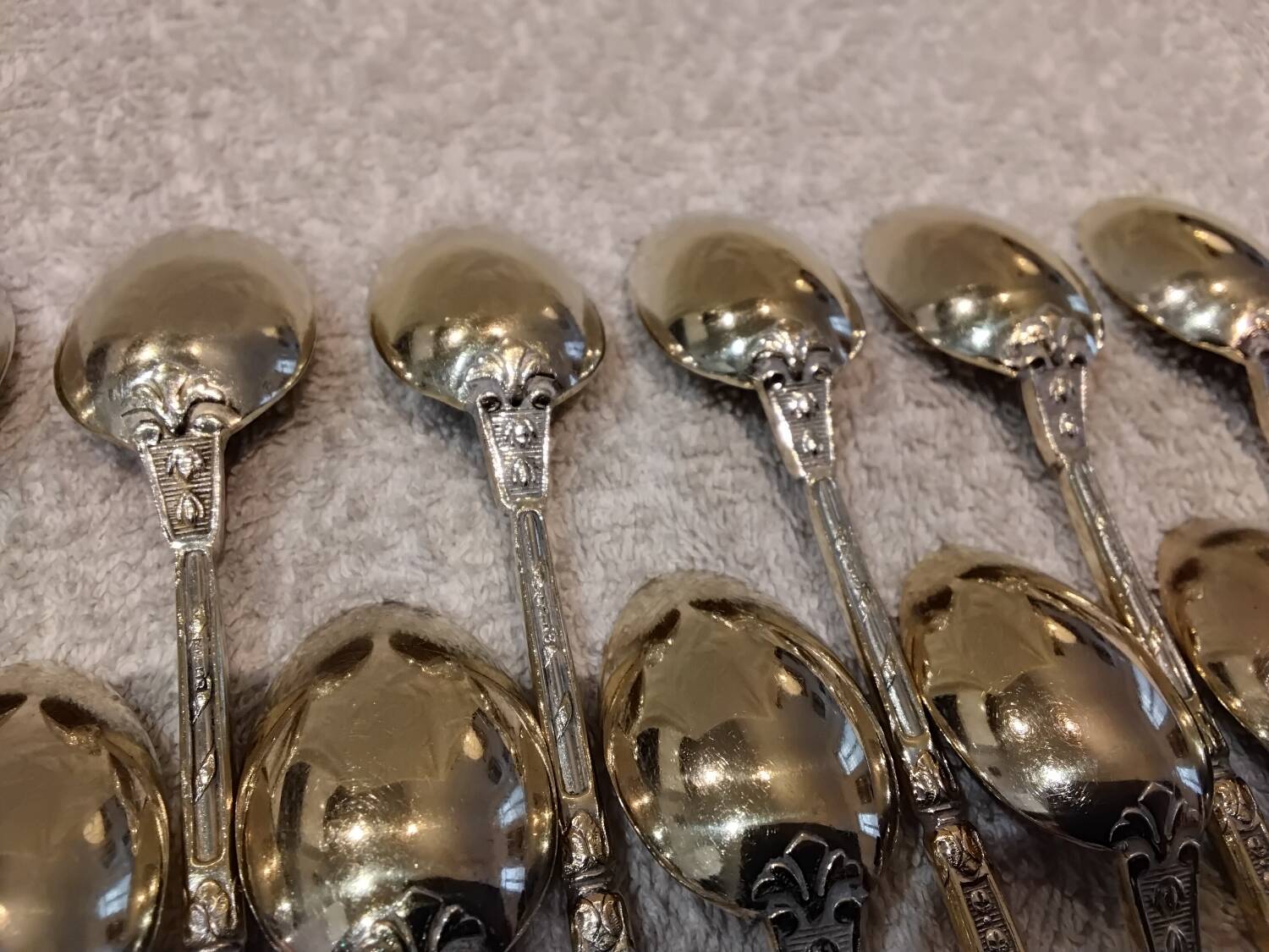12 gold-plated metal moka spoons with Russian-style handles, 10.6 cm