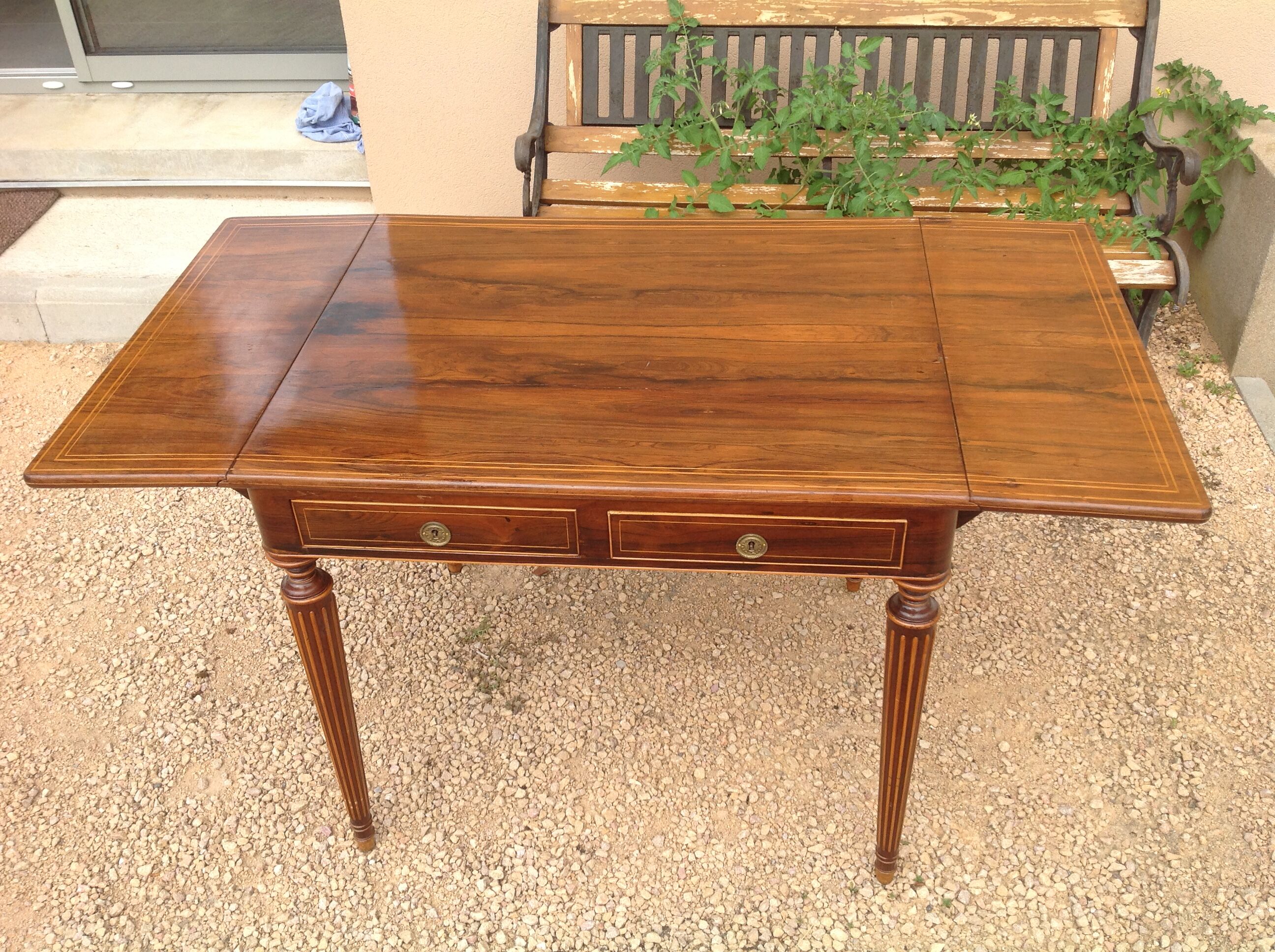 Louis XVI style table in rosewood with lemon inlay