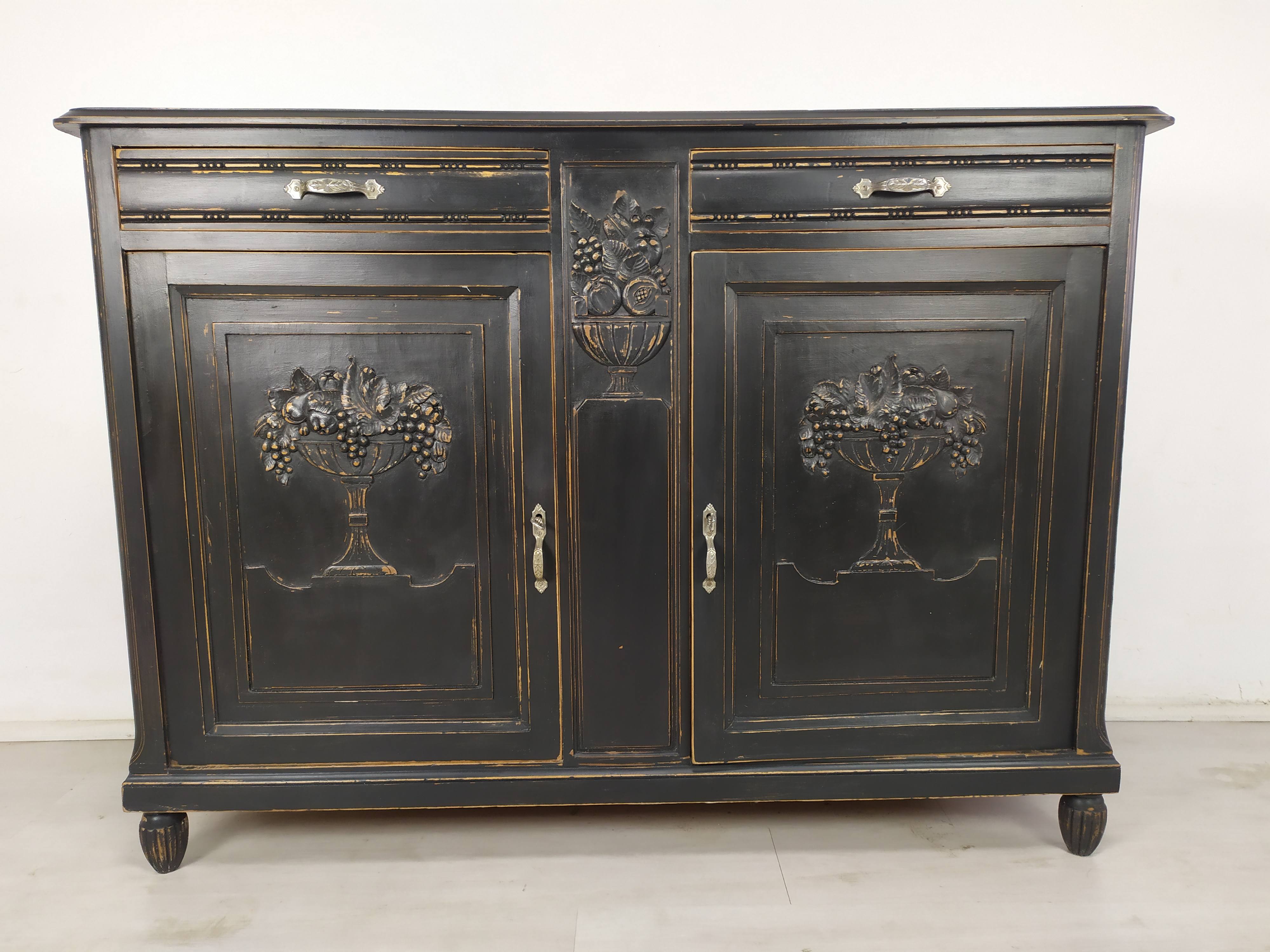 Buffet 1920 patinated black