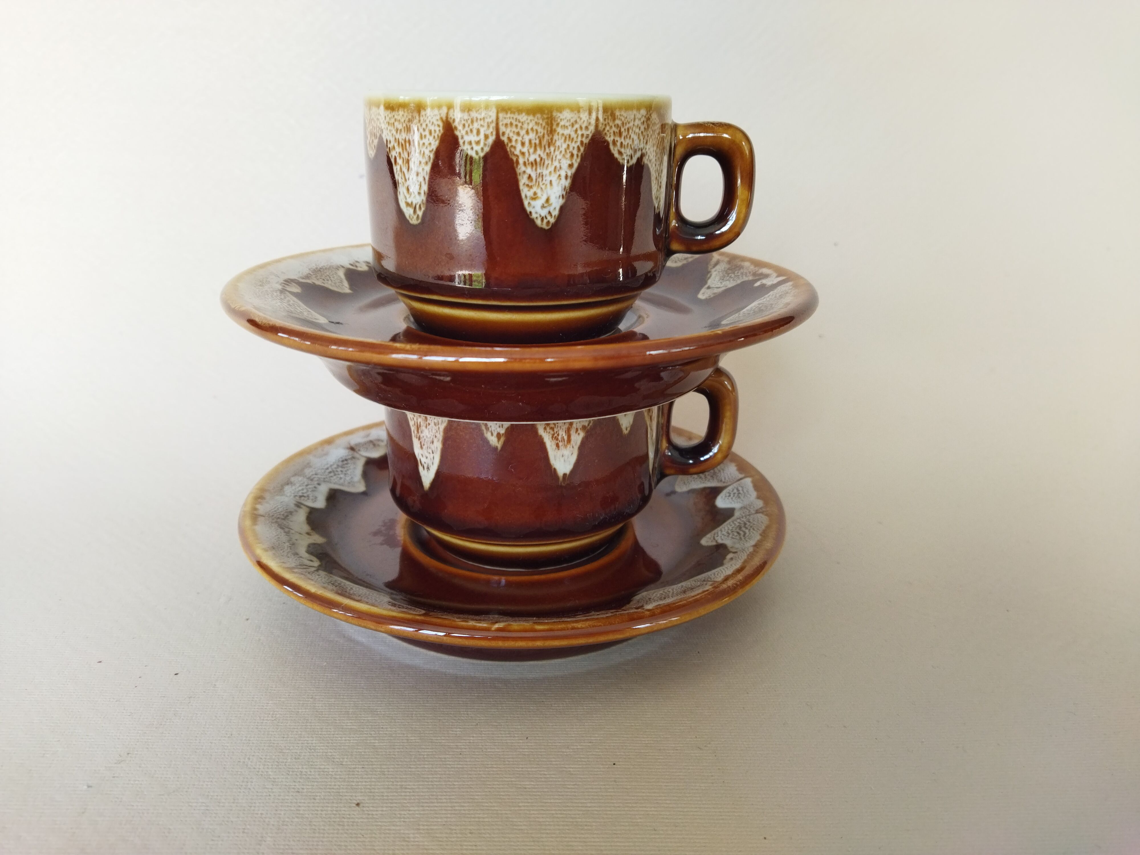 2 bistro coffee cups