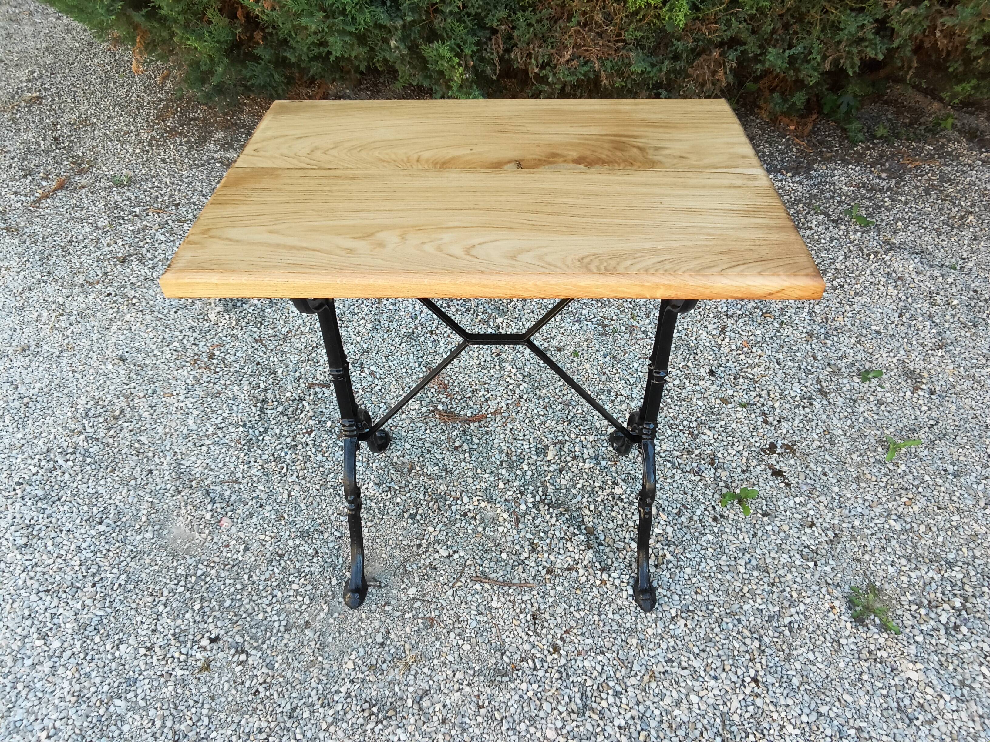 Table de bistrot