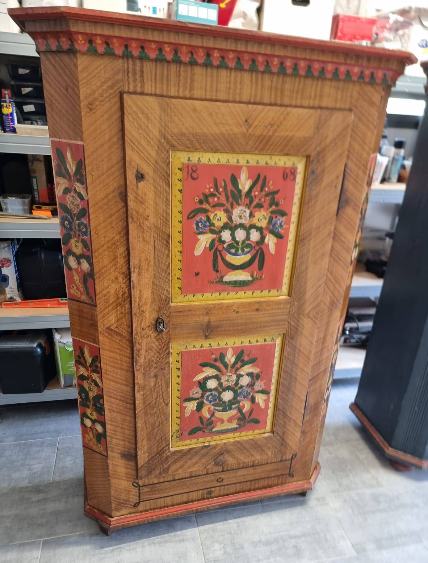 Armoire Alsacienne peinte à la main