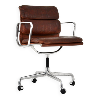 Office armchair by Charles and Ray Eames for Herman Miller, 1970