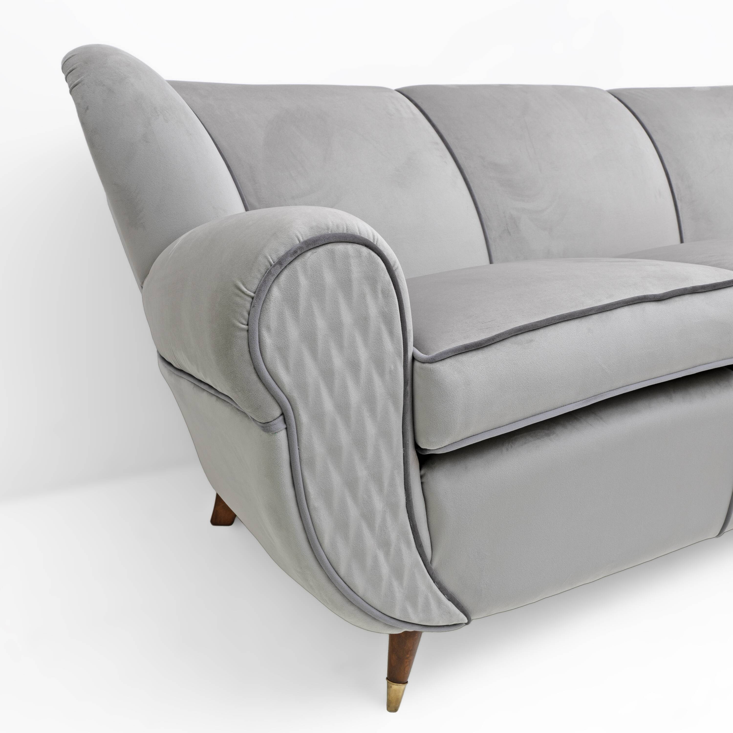 Attributed Guglielmo Ulrich Art Deco Italian Velvet Sofa, 1940s