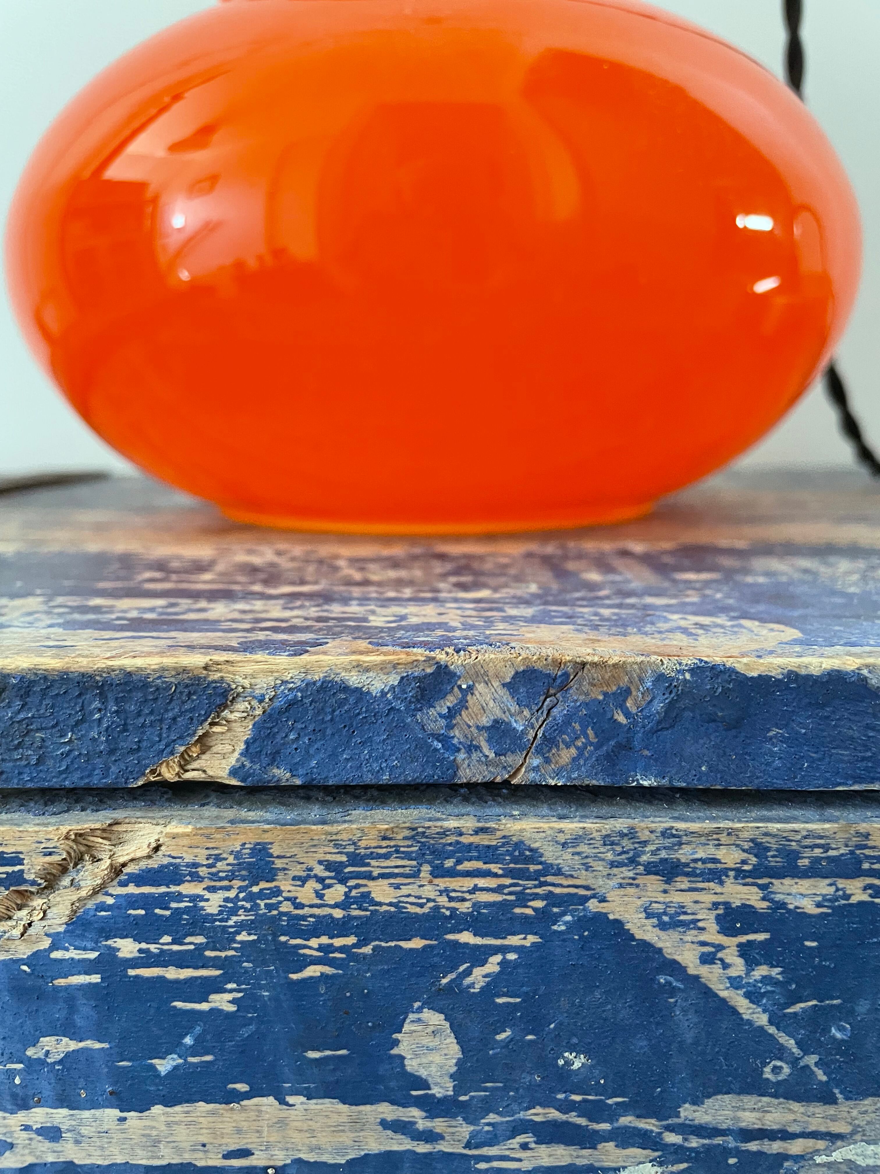 Suspension vintage en opaline orange électrifiée à neuf
