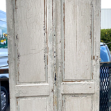 Double portes de placard en sapin massif . XX siècle .