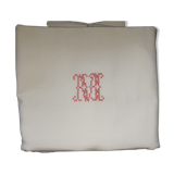Pillowcase, red central monogram. Surrounded by days.