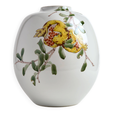 Porcelain vase by Yamada Yoshiaki.