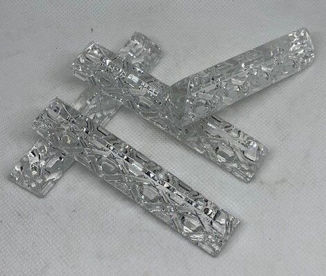 12 knife holders in cut crystal triangular shape