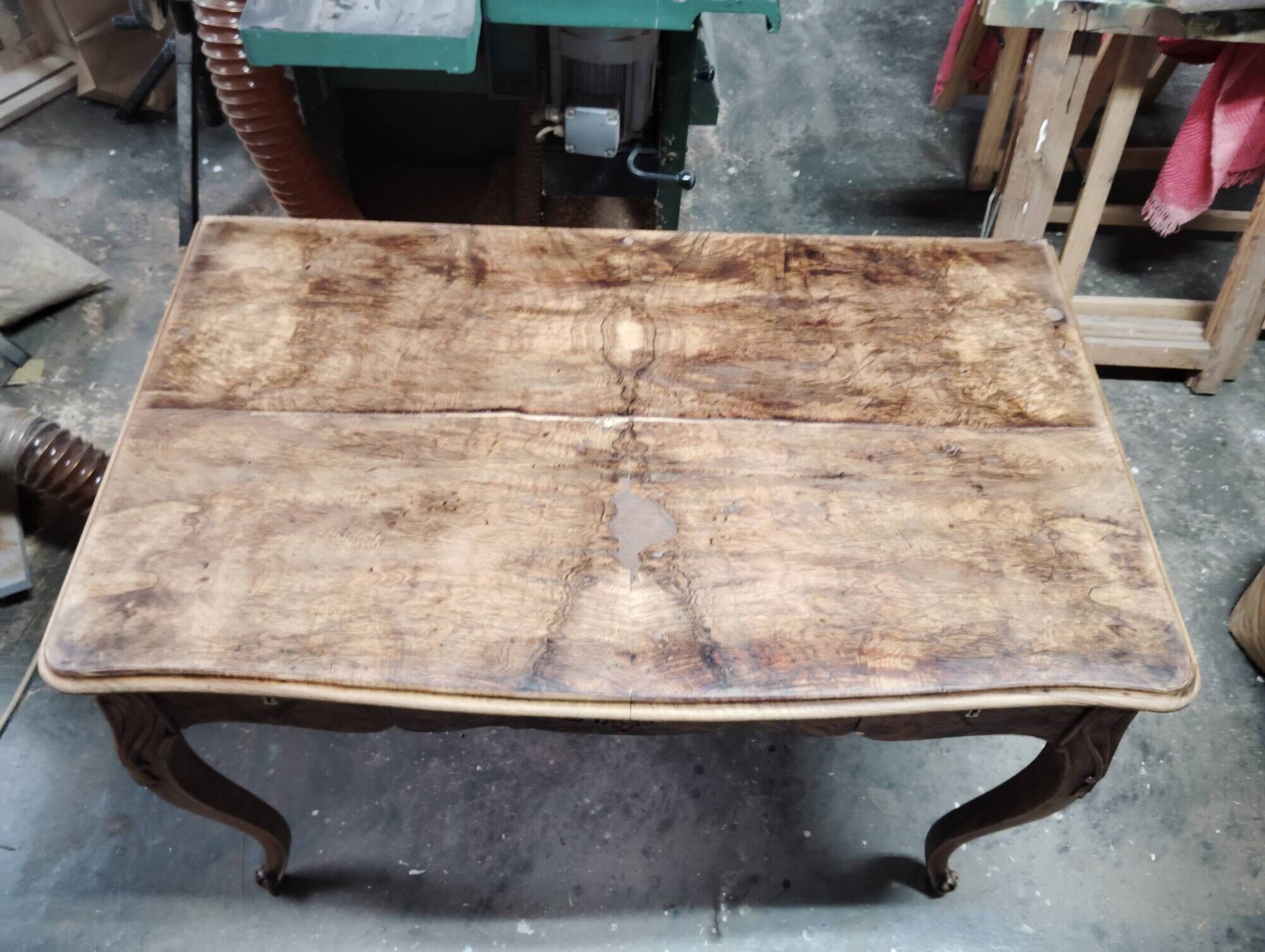 Louis XV desk with walnut burl.