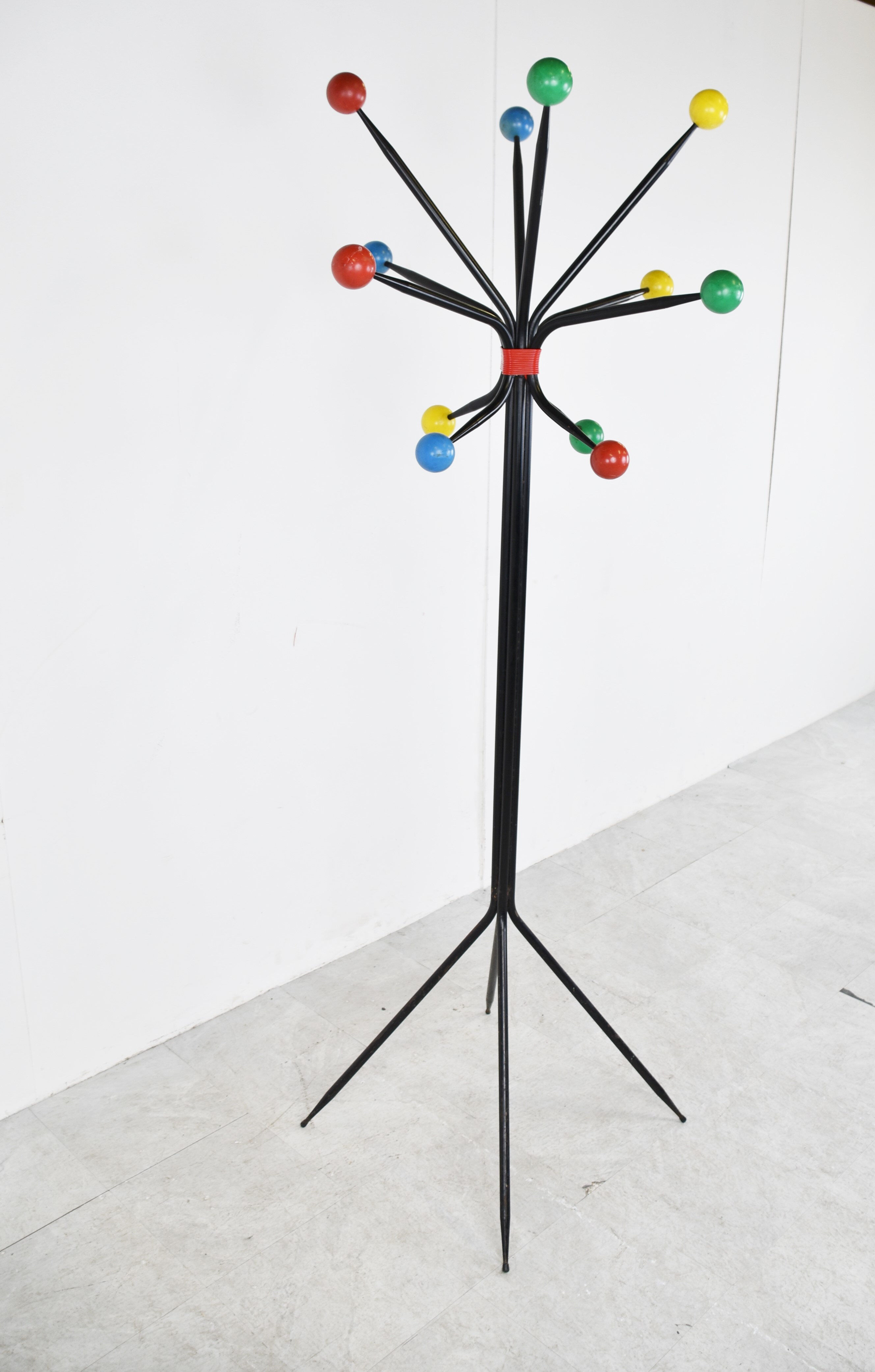 Porte-manteau atomique des années 50, milieu du siècle.