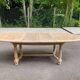 Table à manger de ferme ronde ovale extensible rénovée en bois brut 260cm