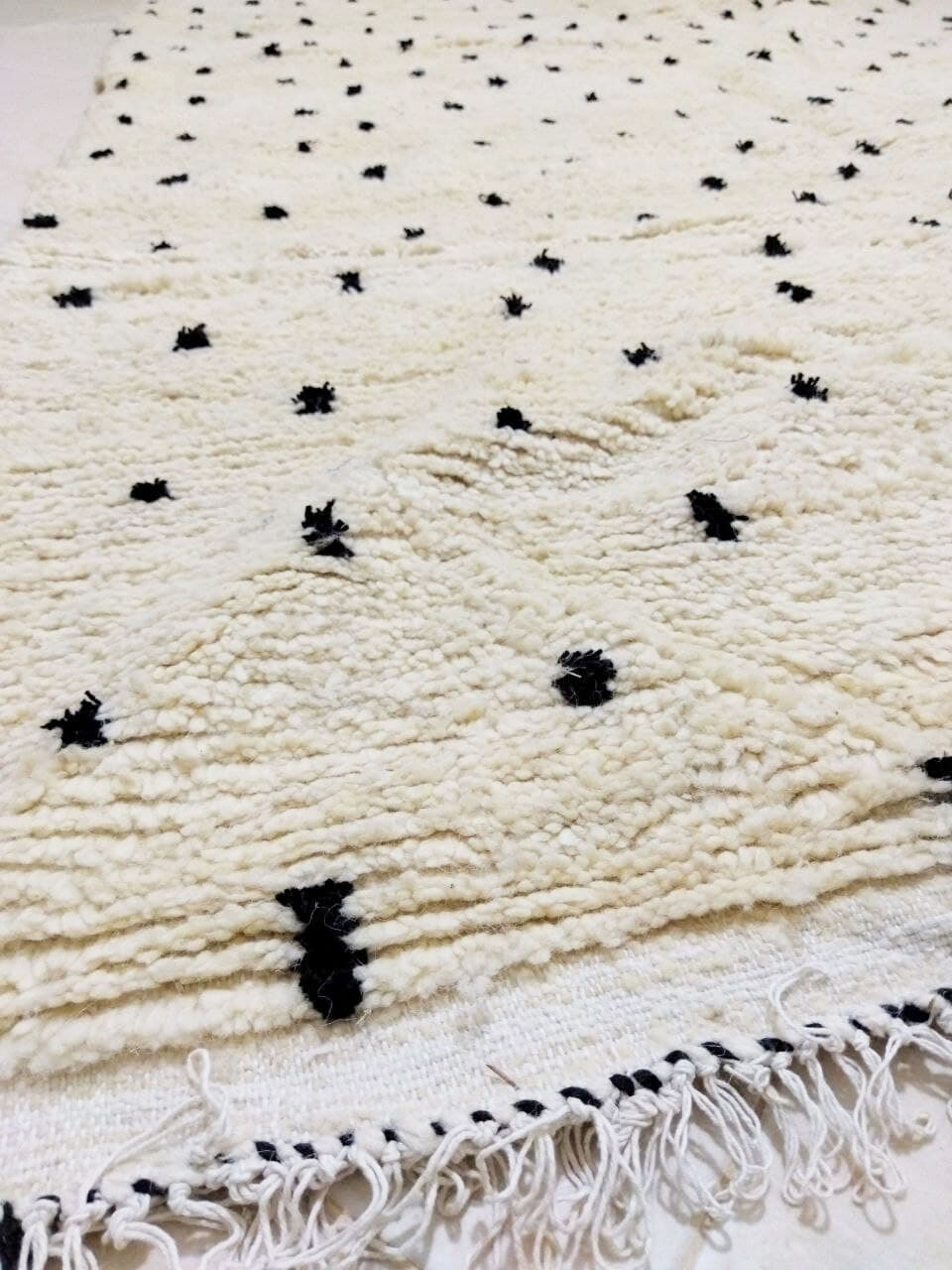 Tapis style berbere a pois 260 x 177 cm