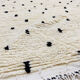 Tapis style berbere a pois 260 x 177 cm