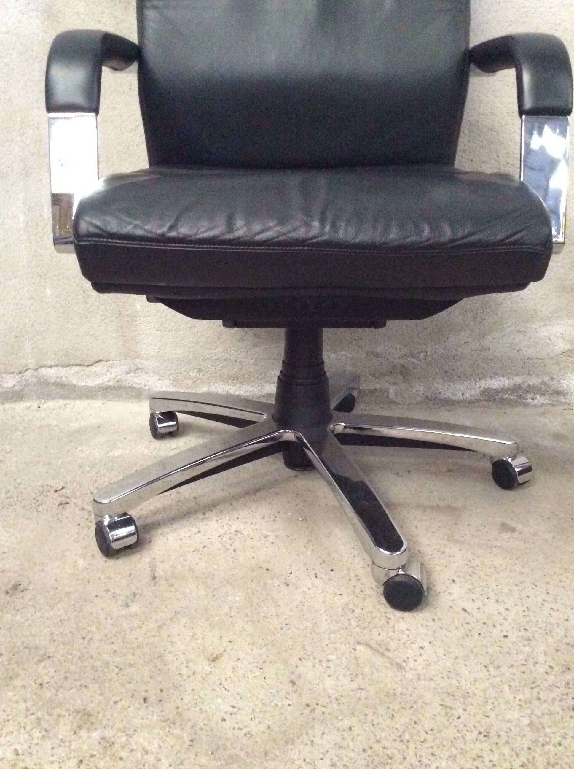 1980 leather desk chair design