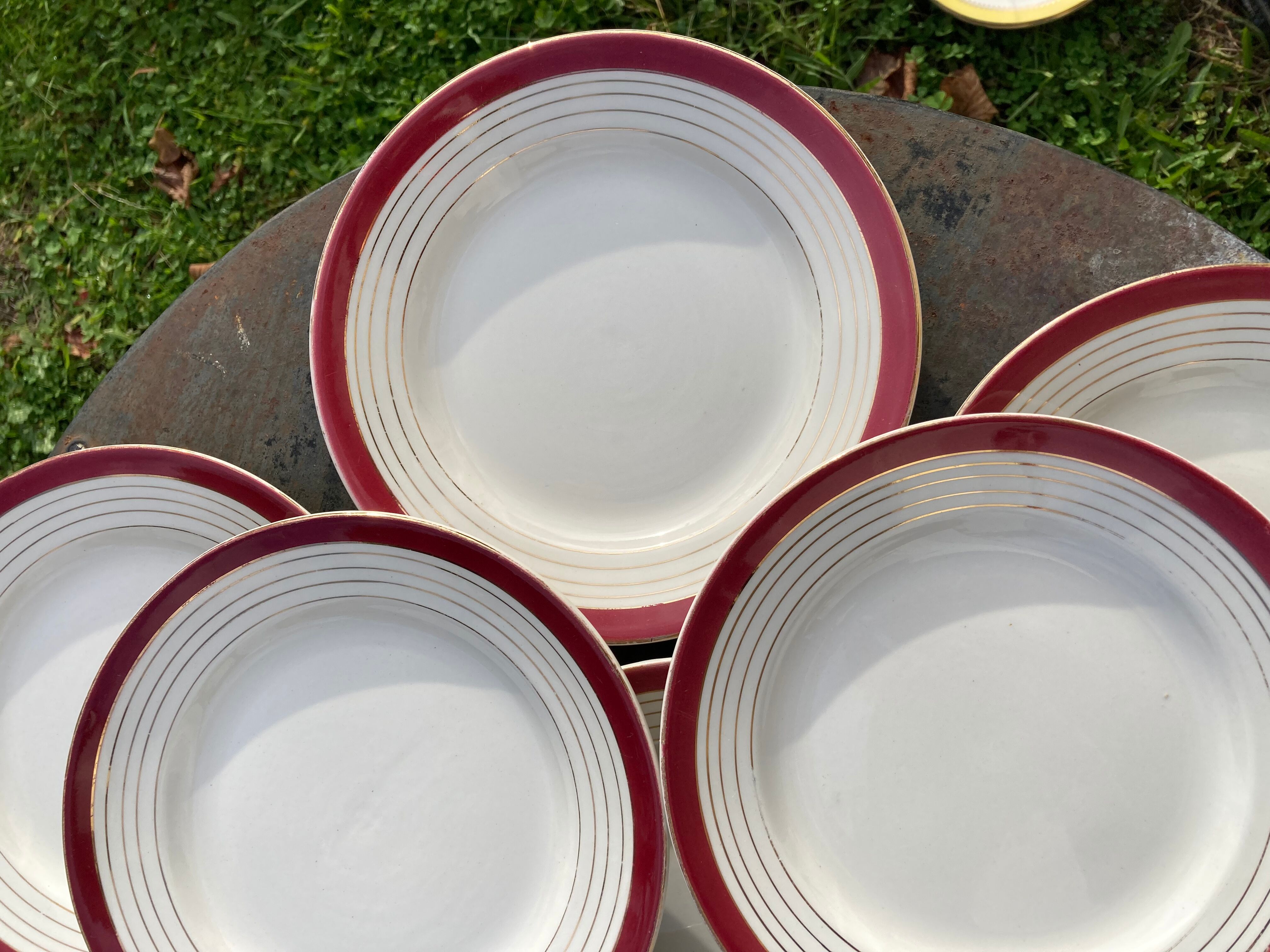 9 dessert plates Sarreguemines Digoin Regence gold and red