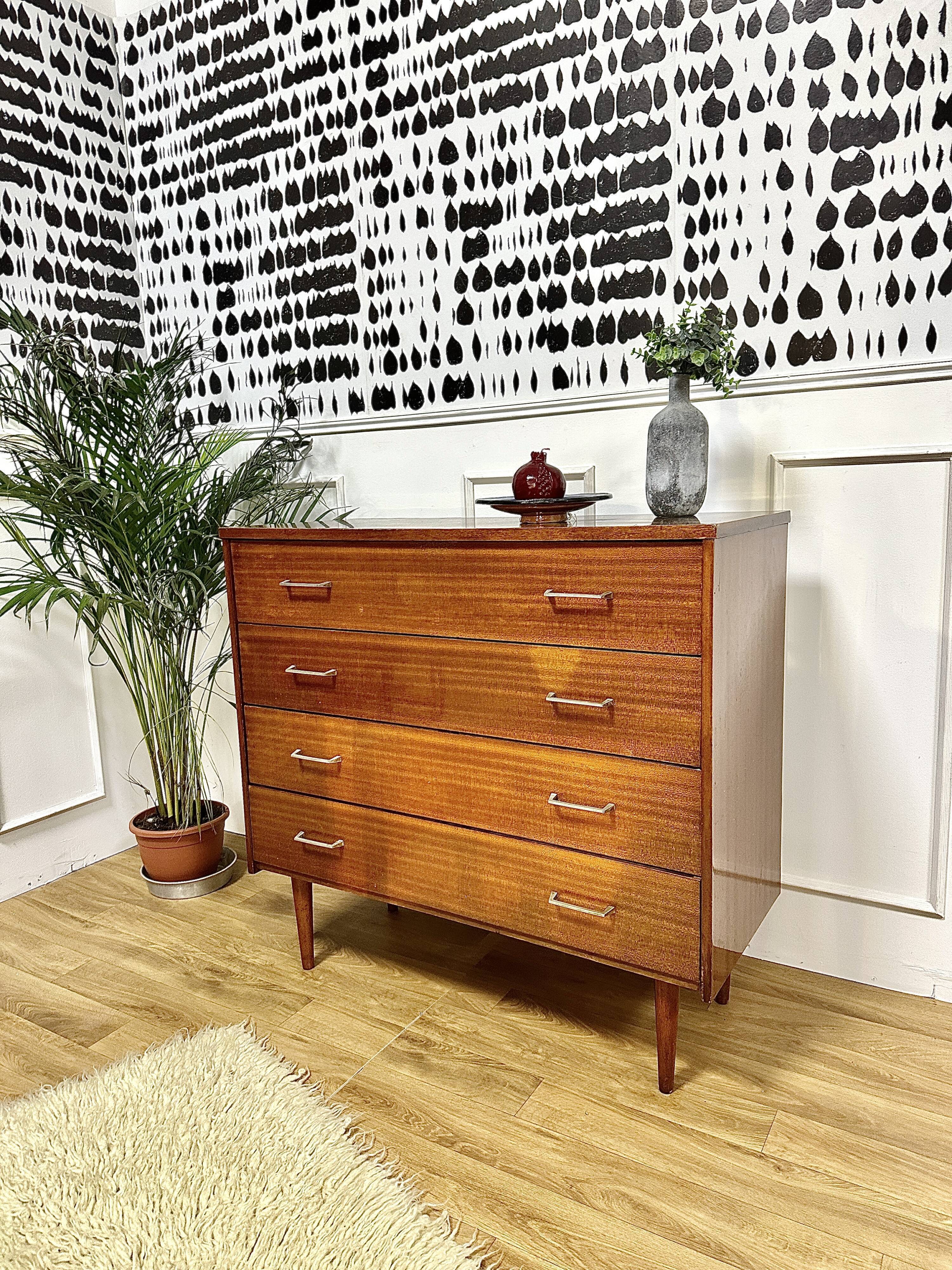 Vintage chest of drawers bobbin feet