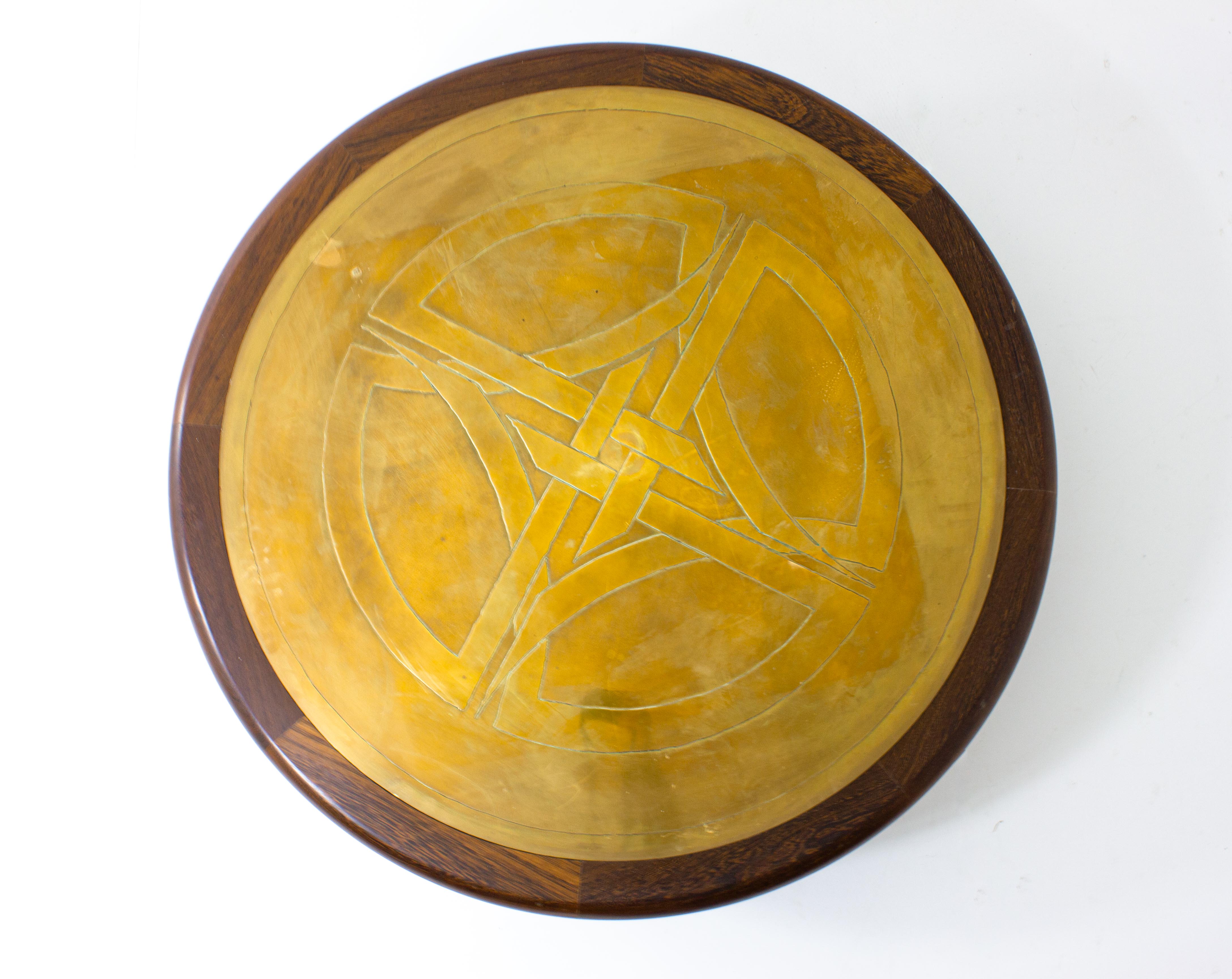 Vintage round coffee table in rosewood and brass