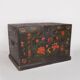 Coffre d’opéra chinois avec illustrations de la flore et de la faune (Chine 1900)