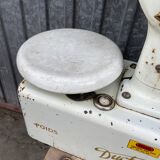 large grocer's scale Old Duchesne Vintage 1950