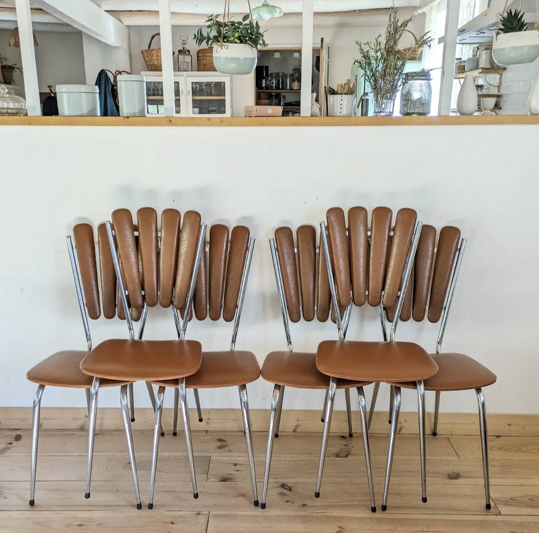 Suite of 6 “Petals” chairs circa 1970