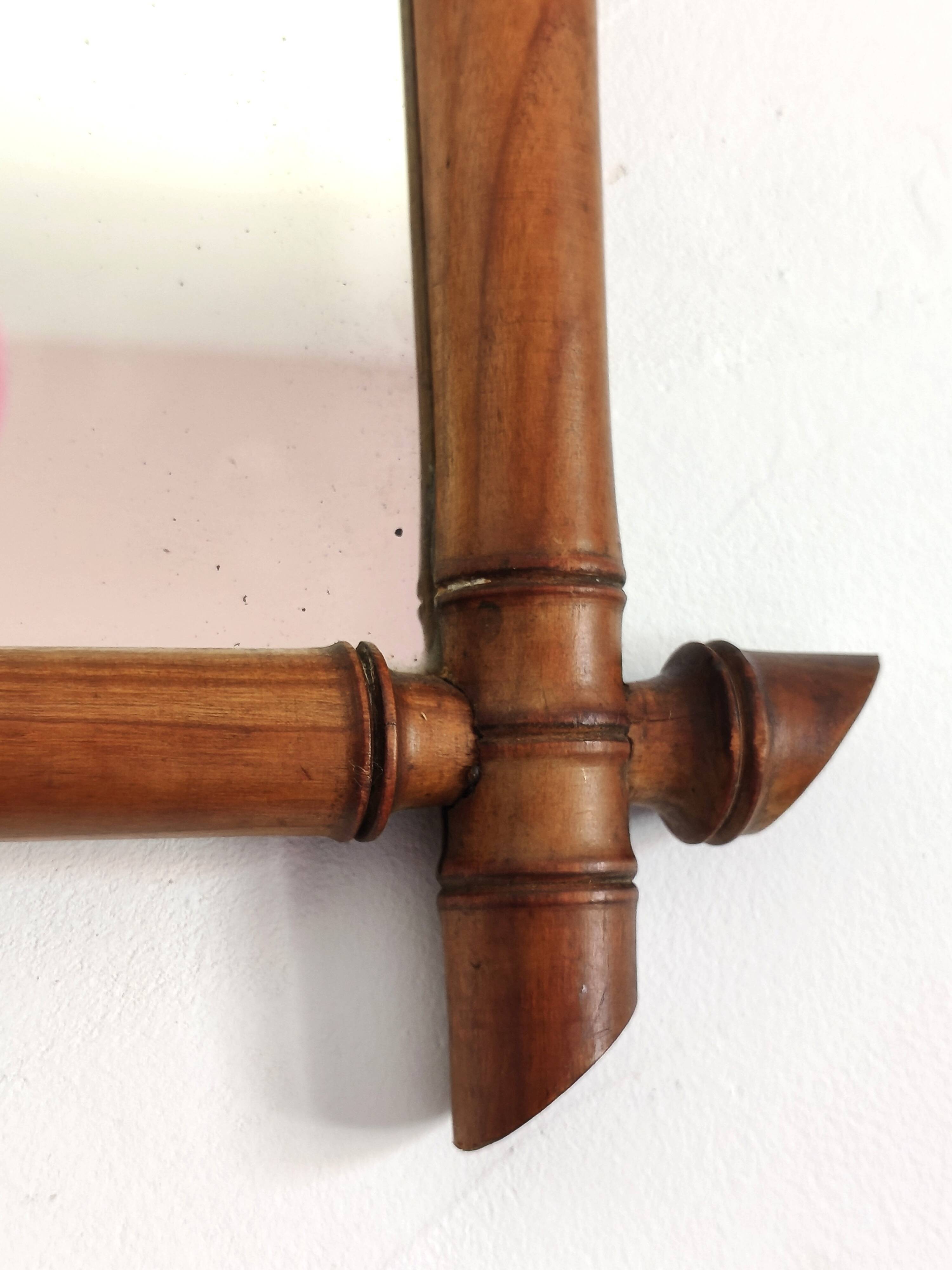 Petit miroir en bambou ancien