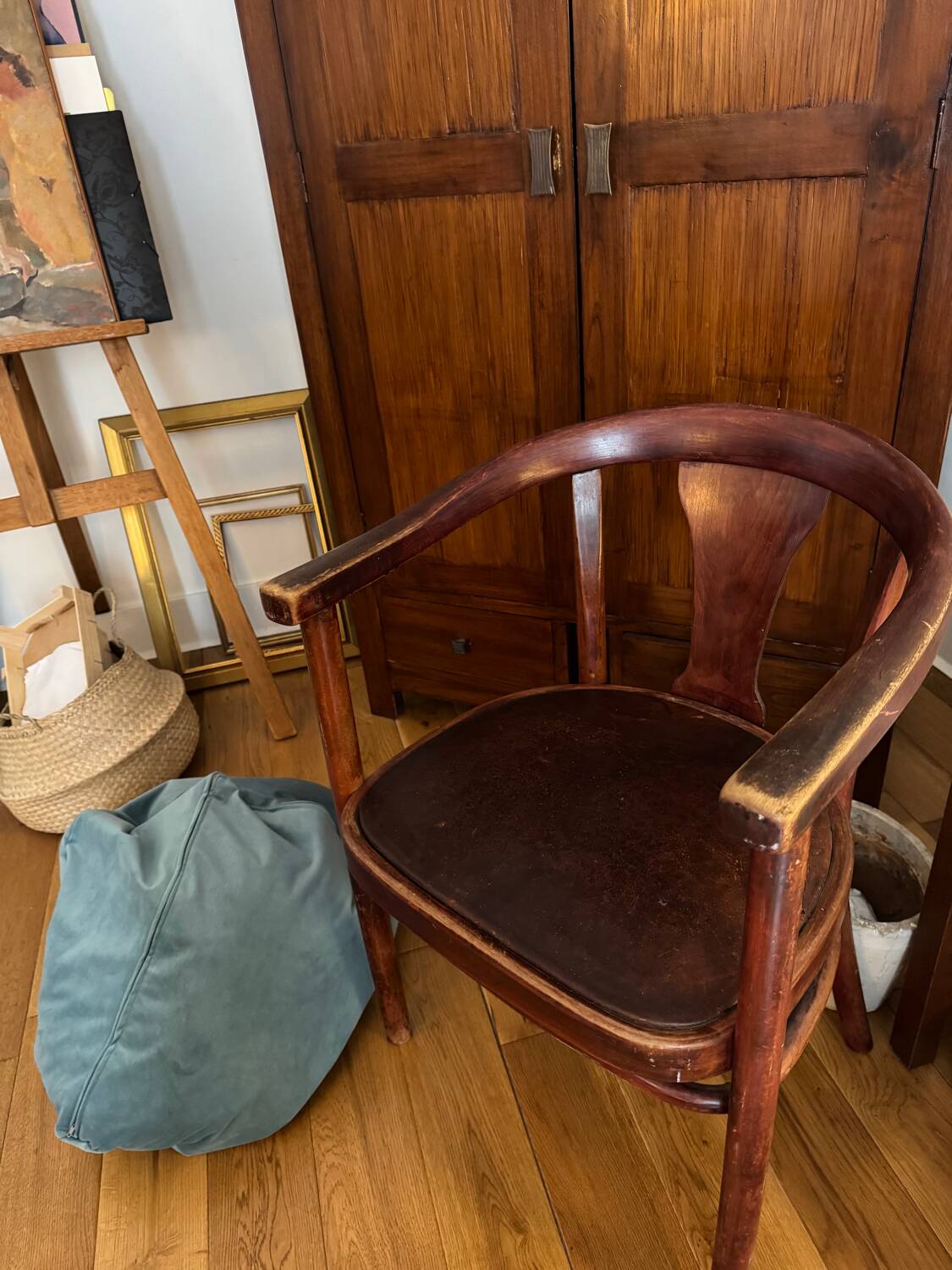 Two Thonet 967f F leather bistro chairs