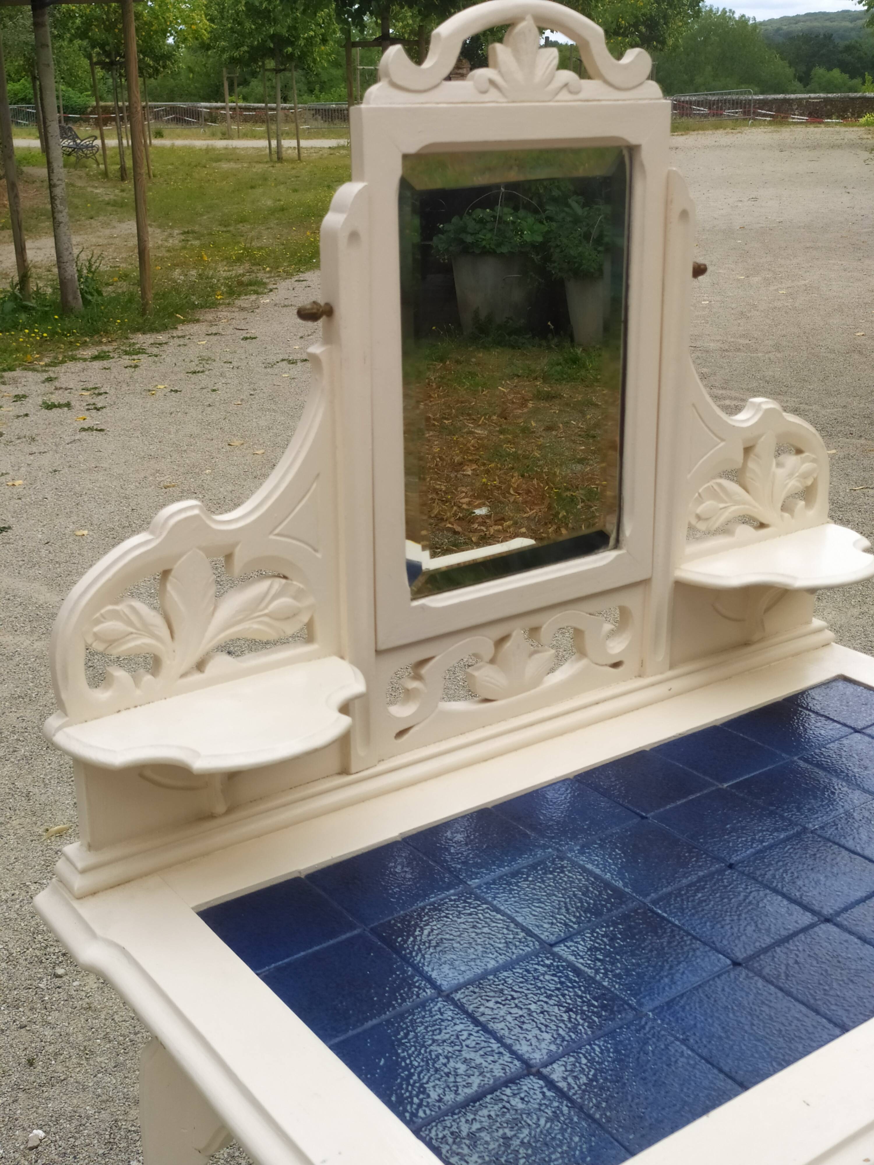 Art Nouveau hairdresser