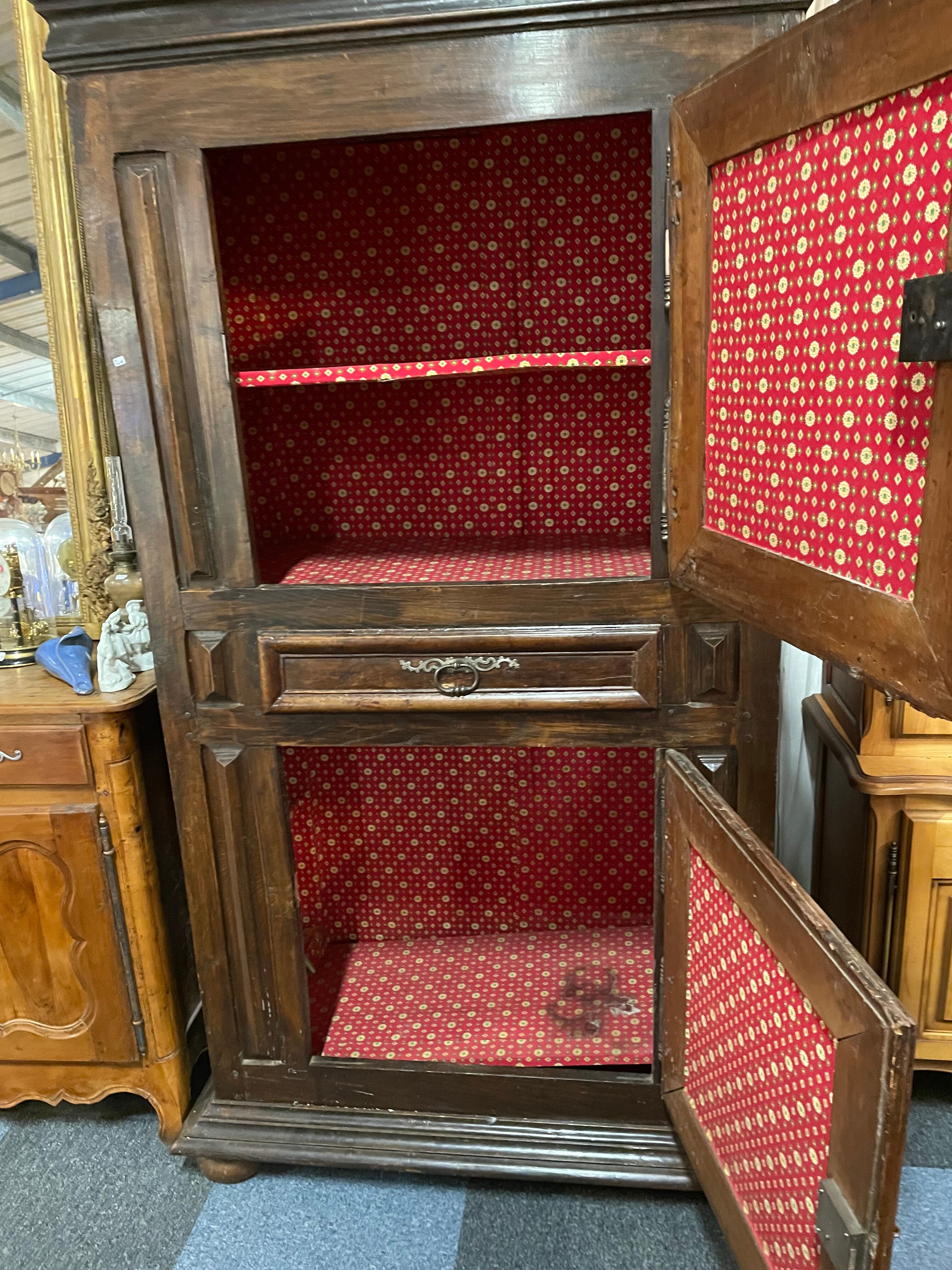 Man standing Louis XIII diamond point