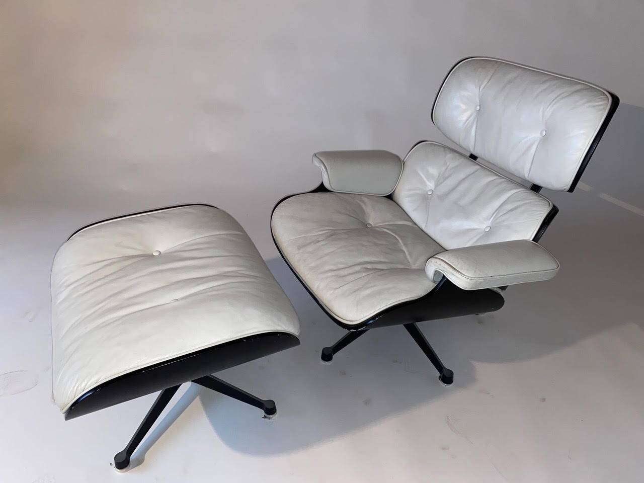 Charles et Ray EAMES – Édition MOBILIER International : Fauteuil Lounge et