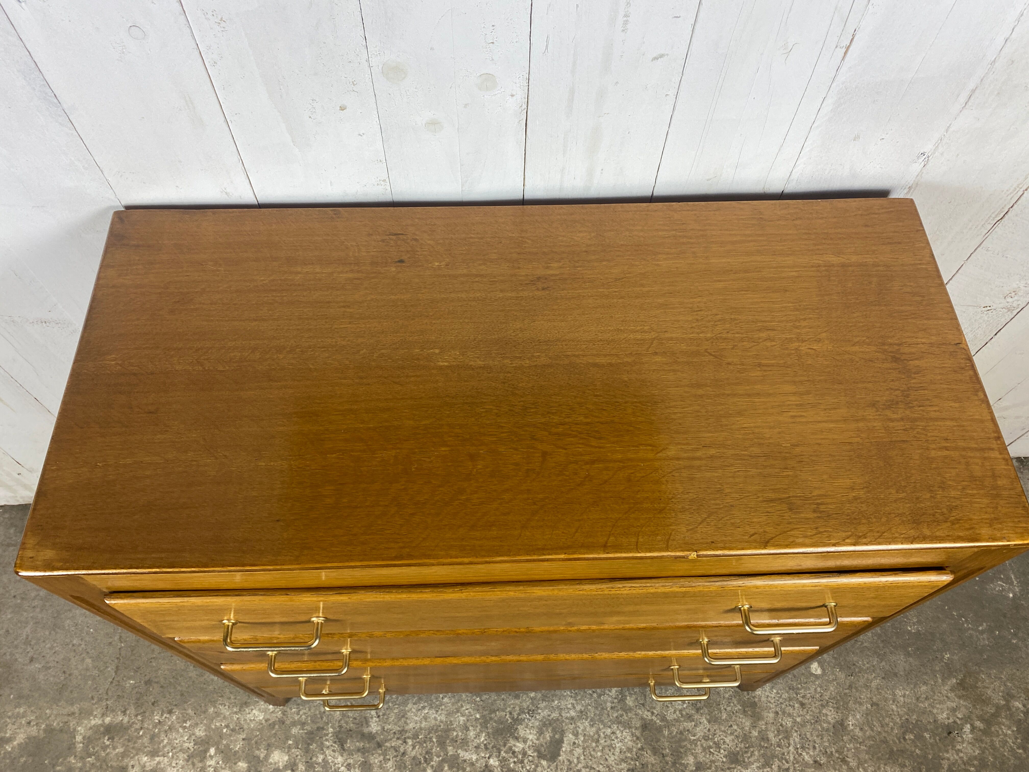 Commode vintage