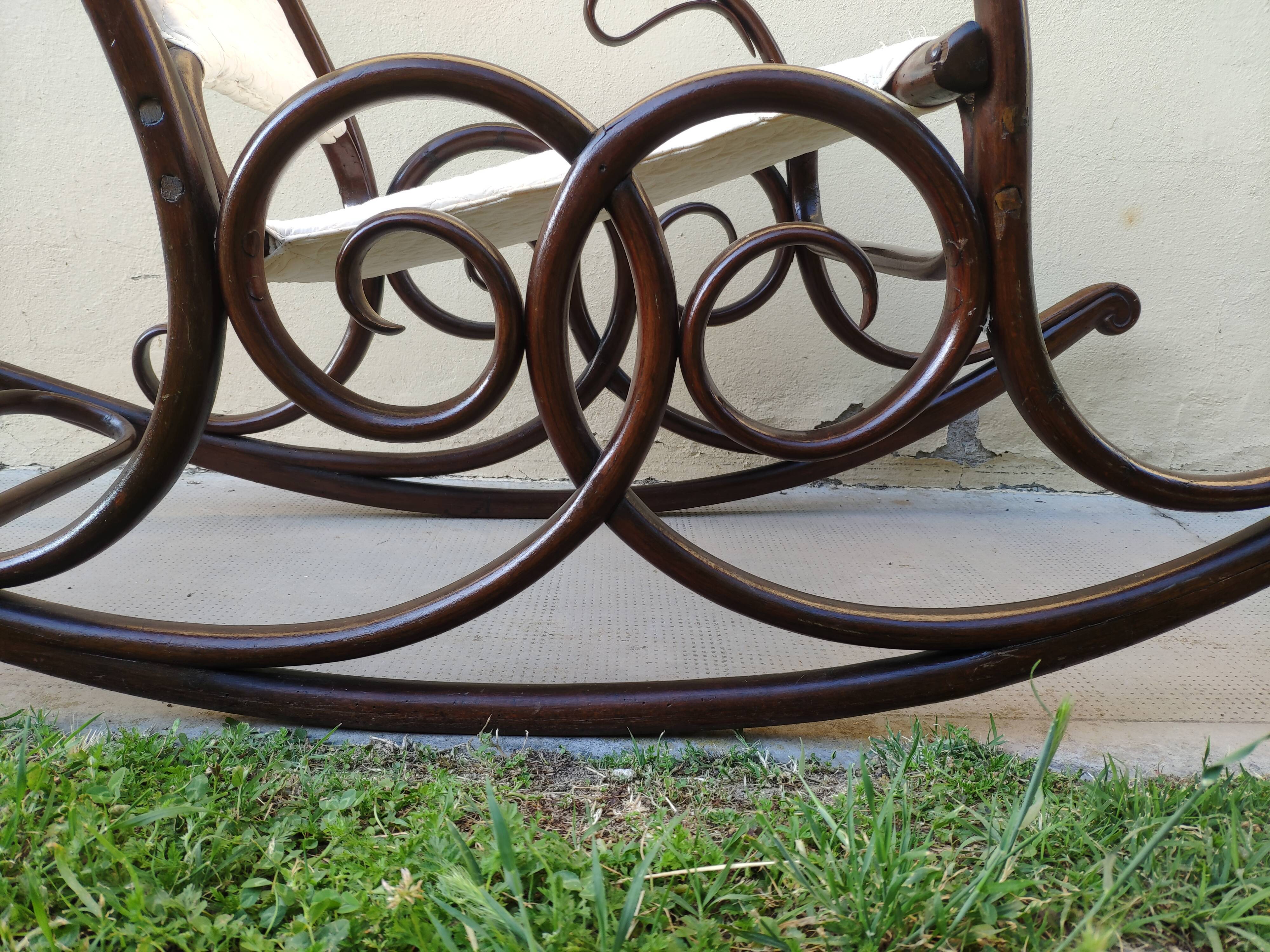 Rocking chair Thonet nr 3 of 1880