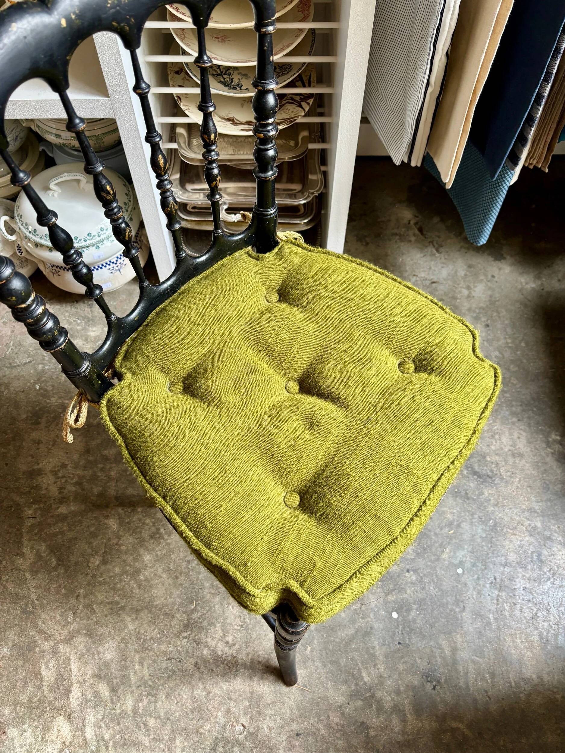 Napoleon III chair in black wood and straw